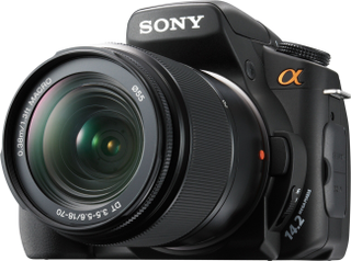 Illustration for article titled Sony A300 and A350 DSLRs Have Two-Way Tilting Live View
